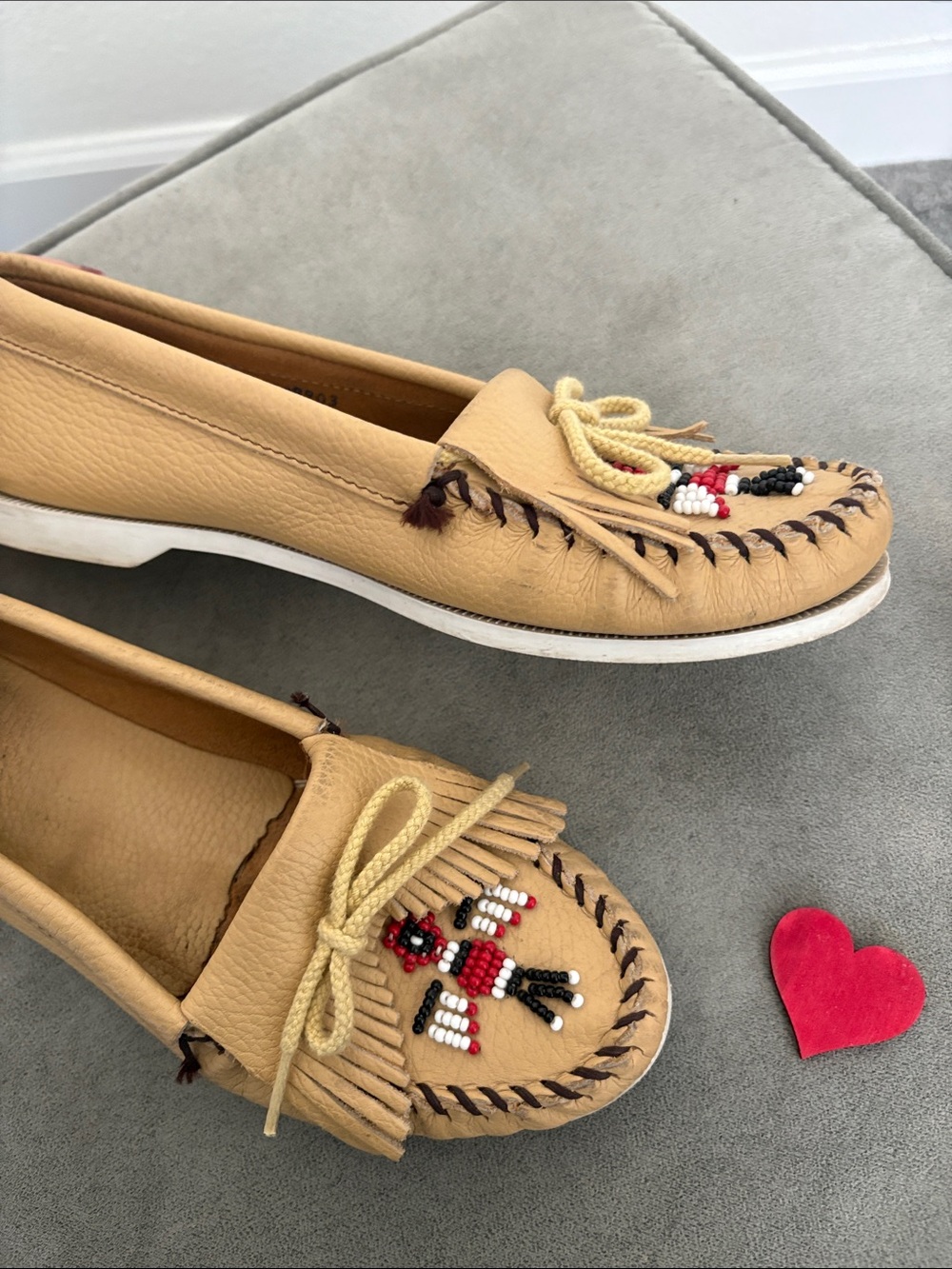 Minnetonka Tan Beaded Fringe Moccasin Flats - Picture 4 of 6